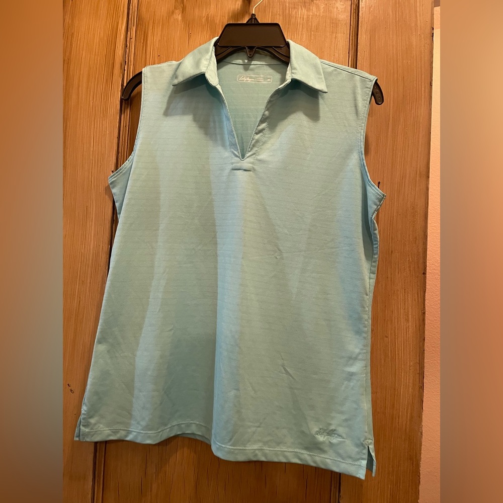 Sleeveless golf shirt with collar
